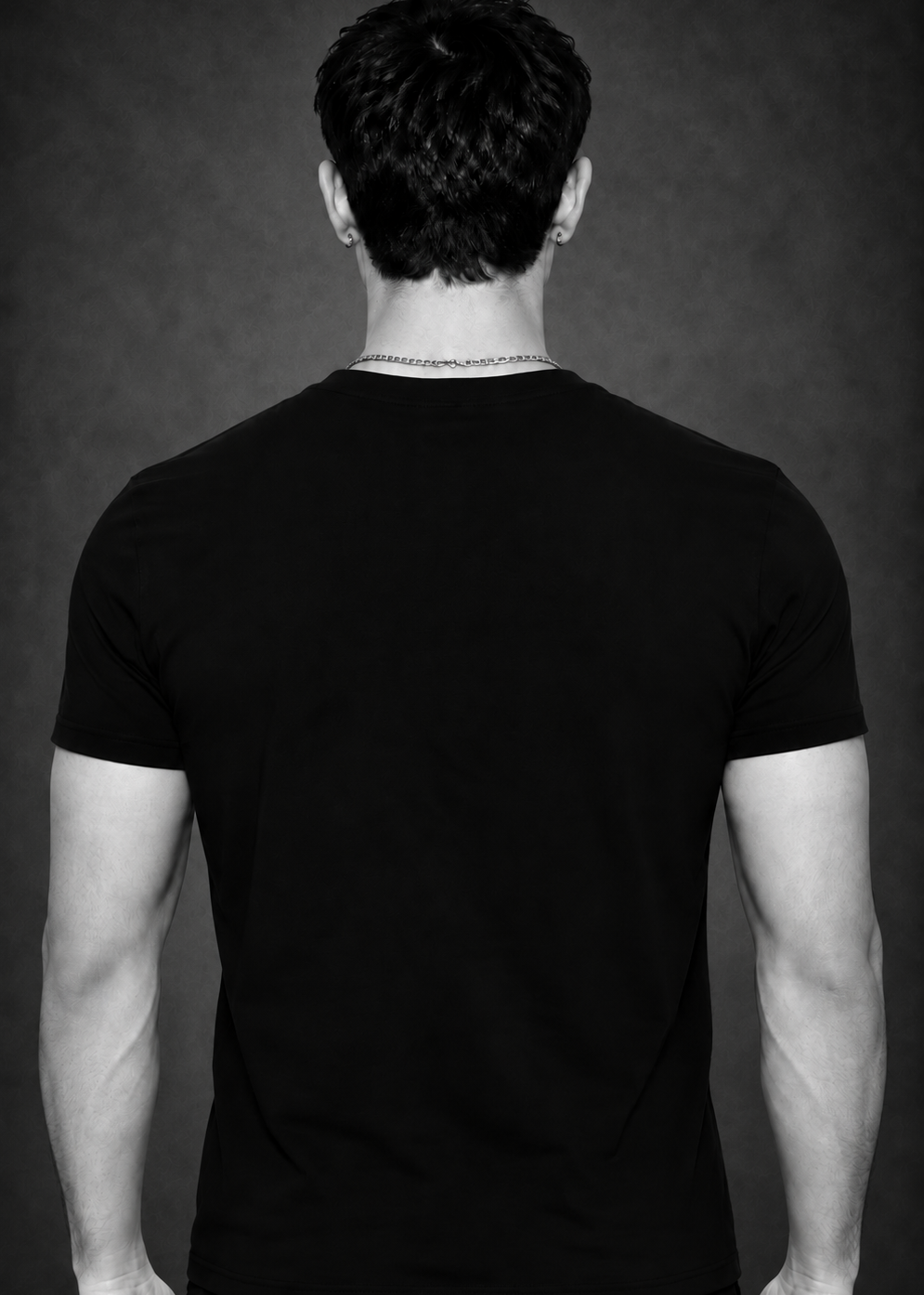 Signature Fitted Black Tee